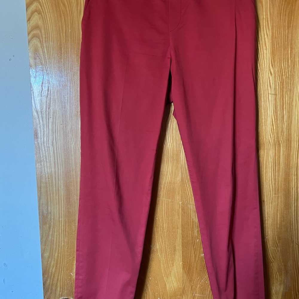 Uniqlo Women's Straight Leg Pants in Bold Red